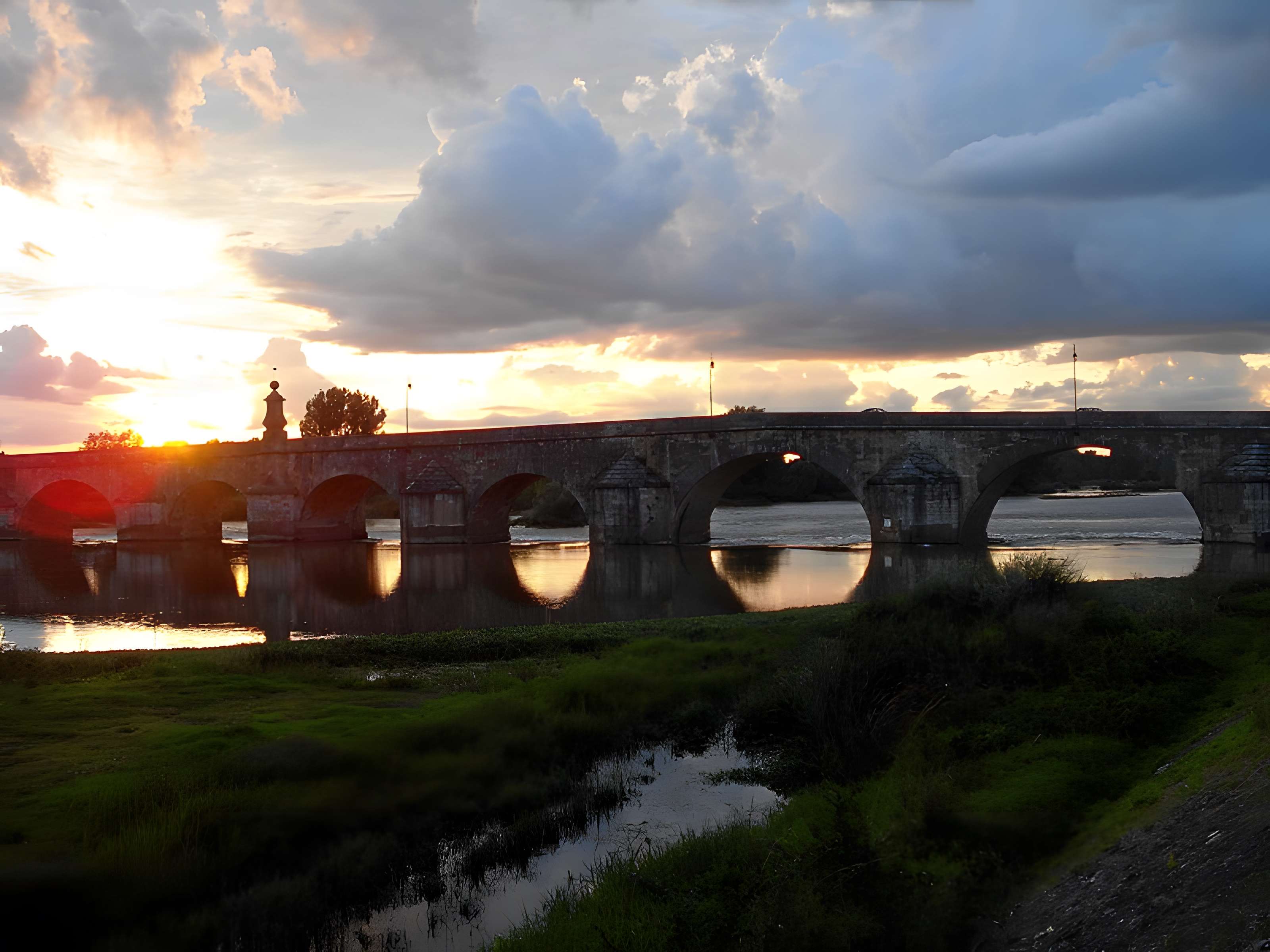 Grand pont sur la Loire de La Charité-sur-Loire