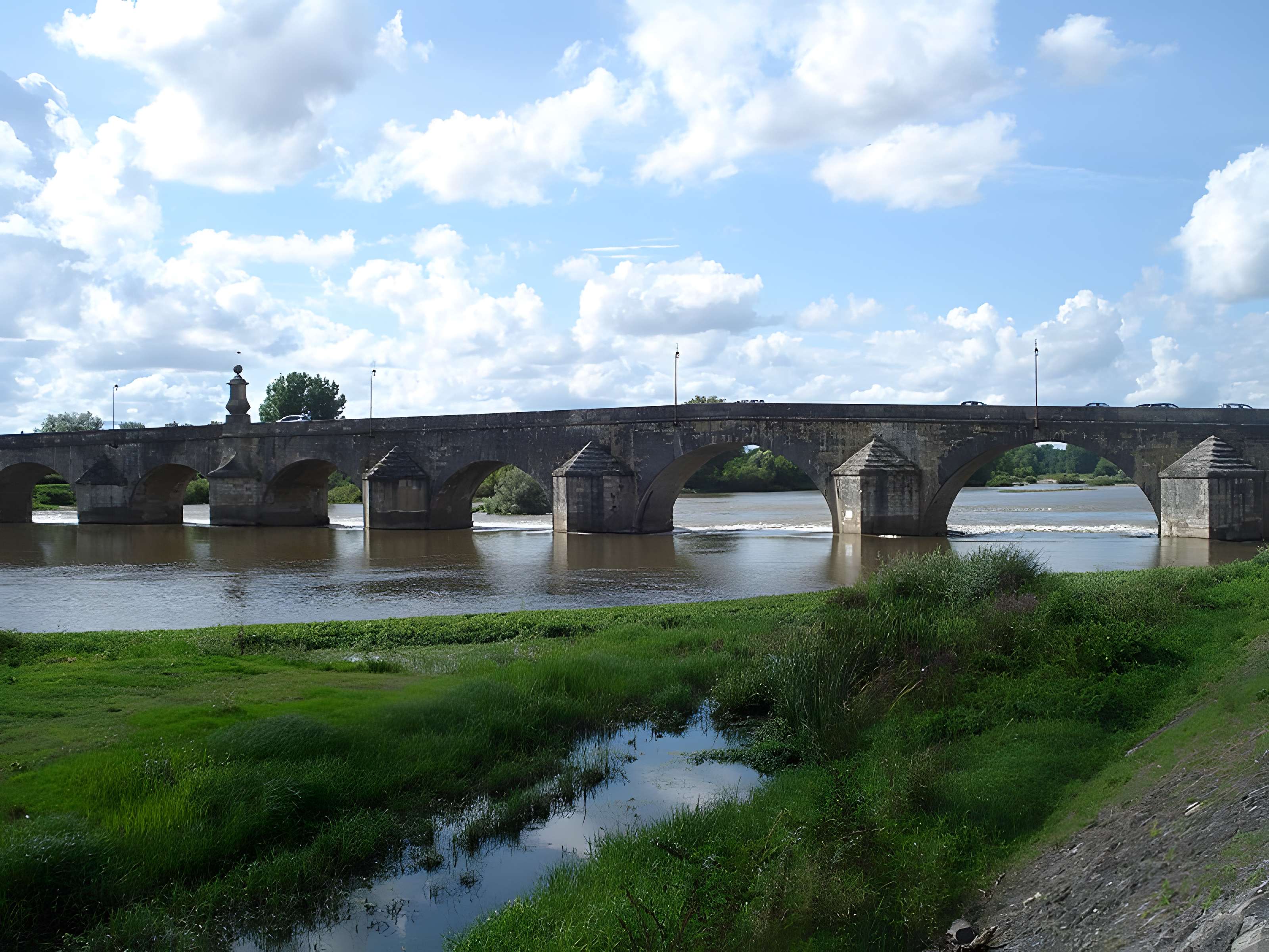 Grand pont sur la Loire de La Charité-sur-Loire