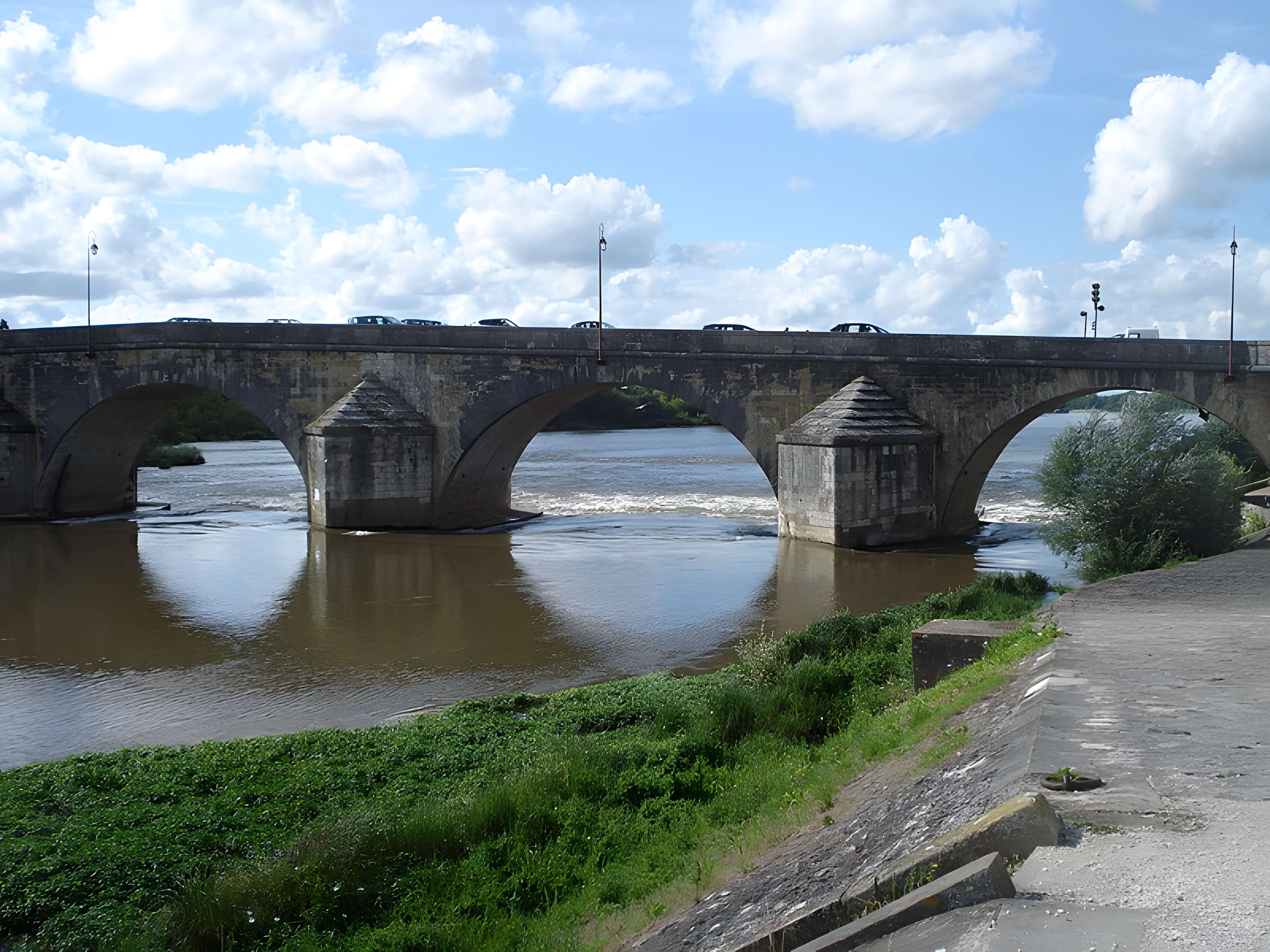 Grand pont sur la Loire de La Charité-sur-Loire