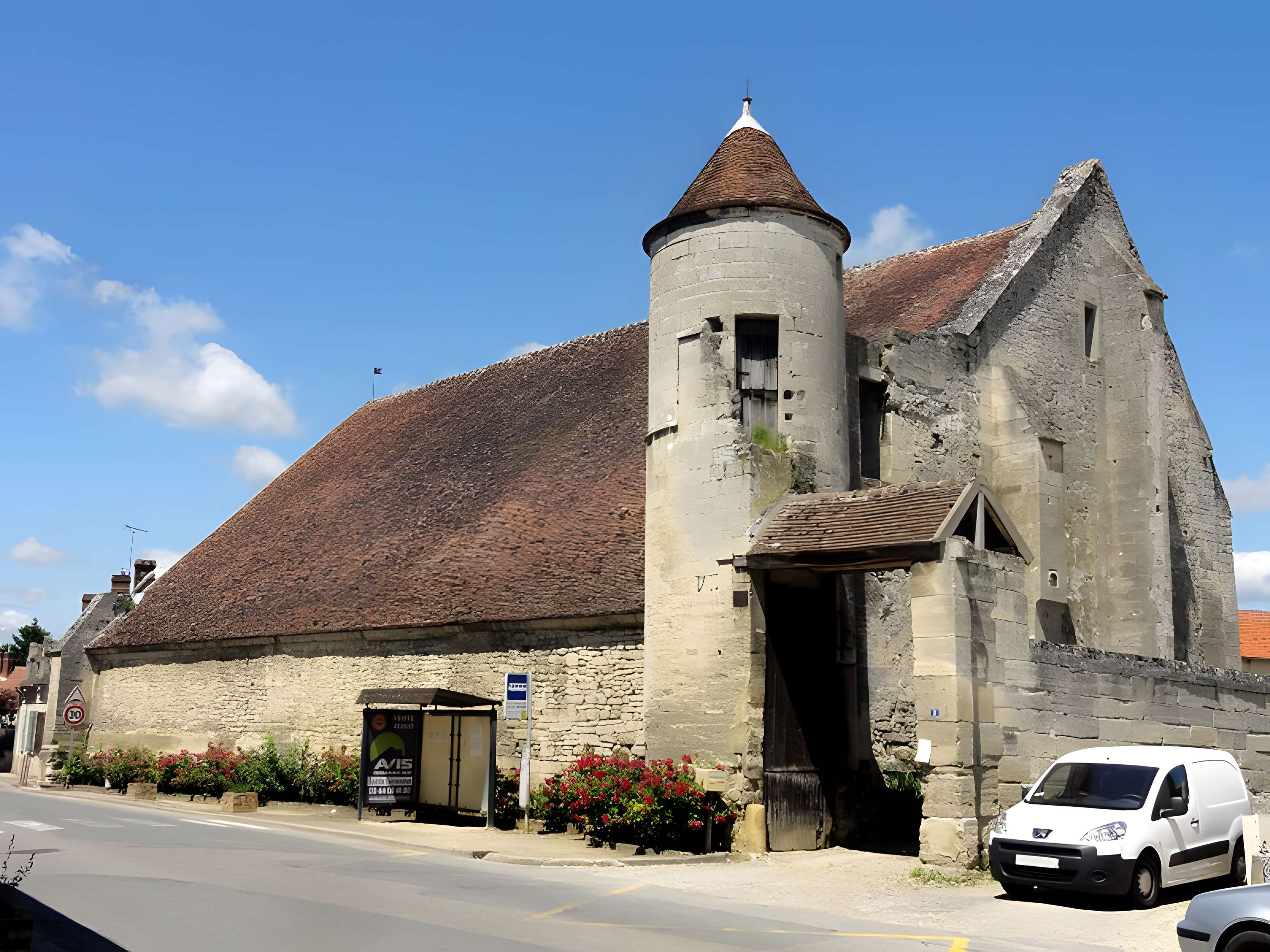 Anciens bâtiments de la Grange aux dîmes