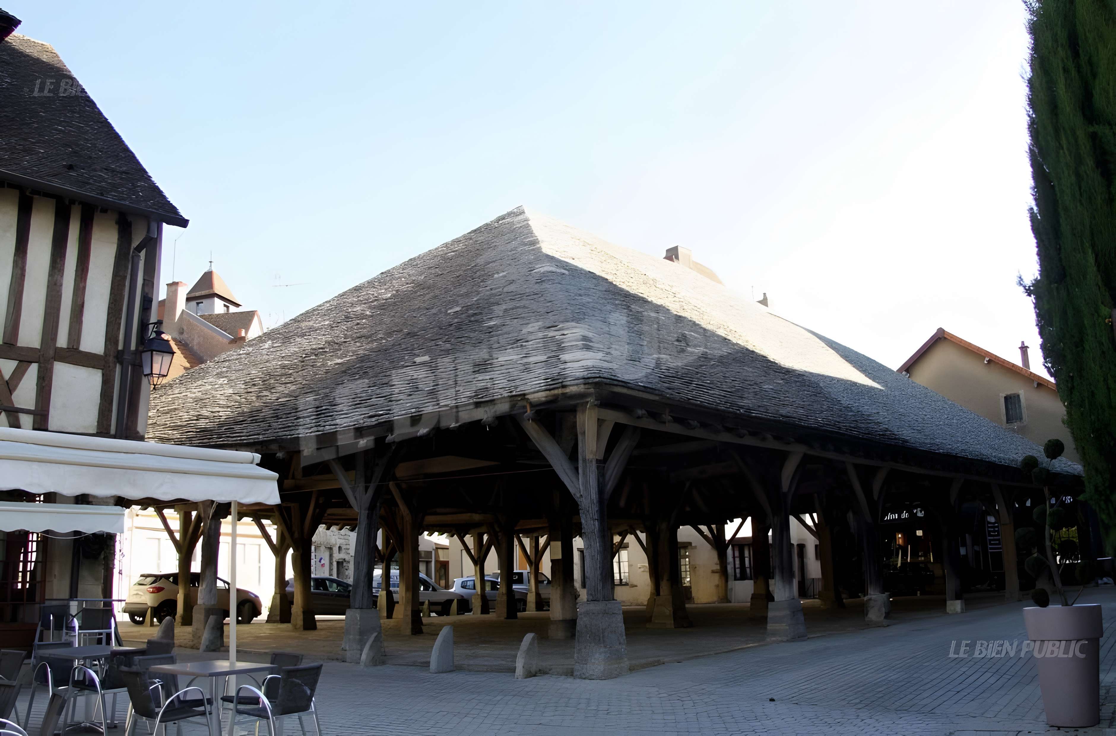 Halle aux grains de Nolay 