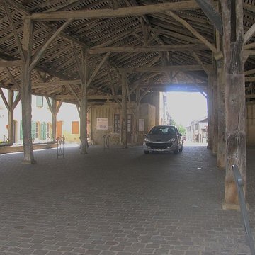 Halle de Bassoues