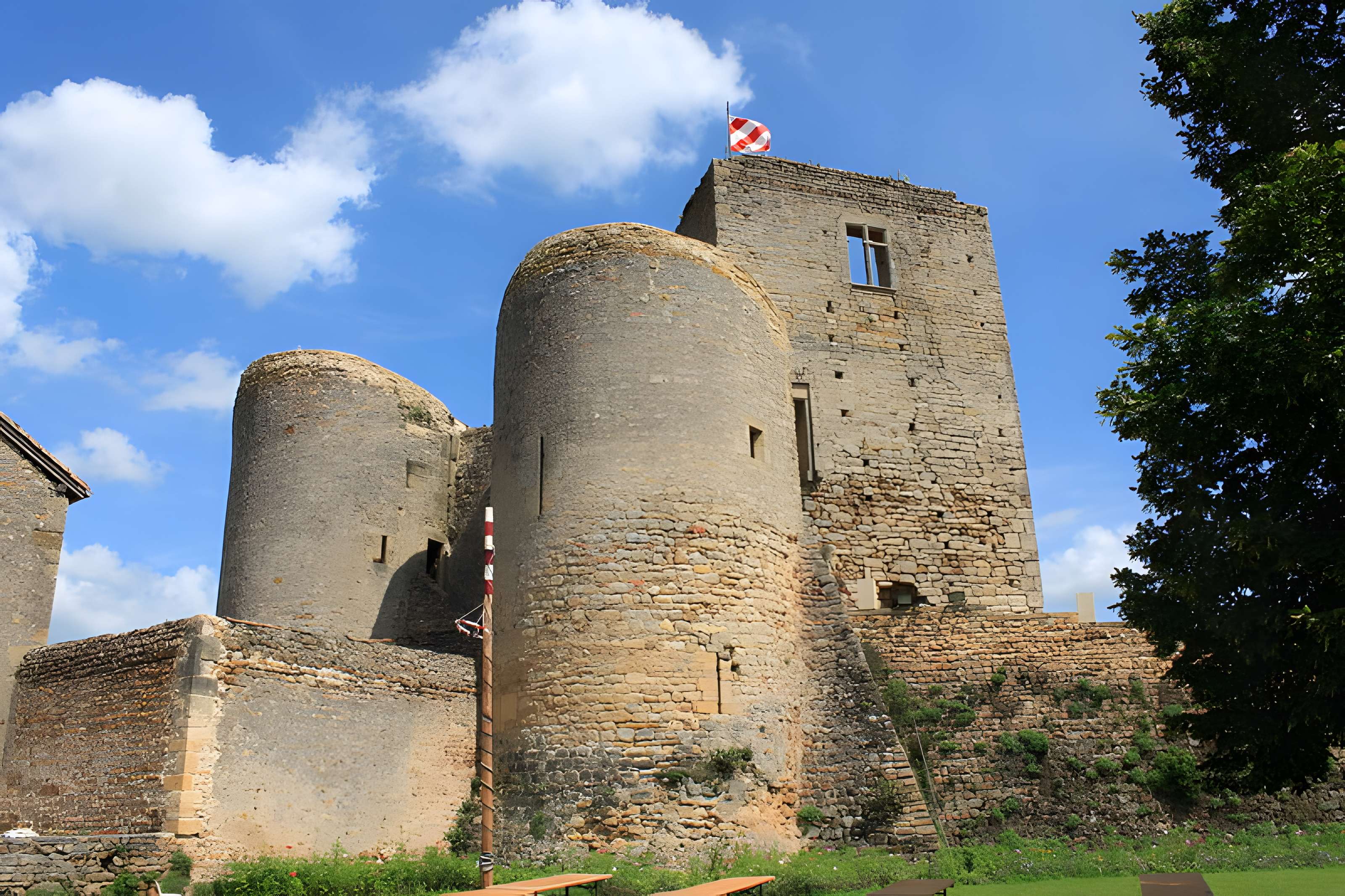 Château Saint Hugues de Semur-en-Brionnais