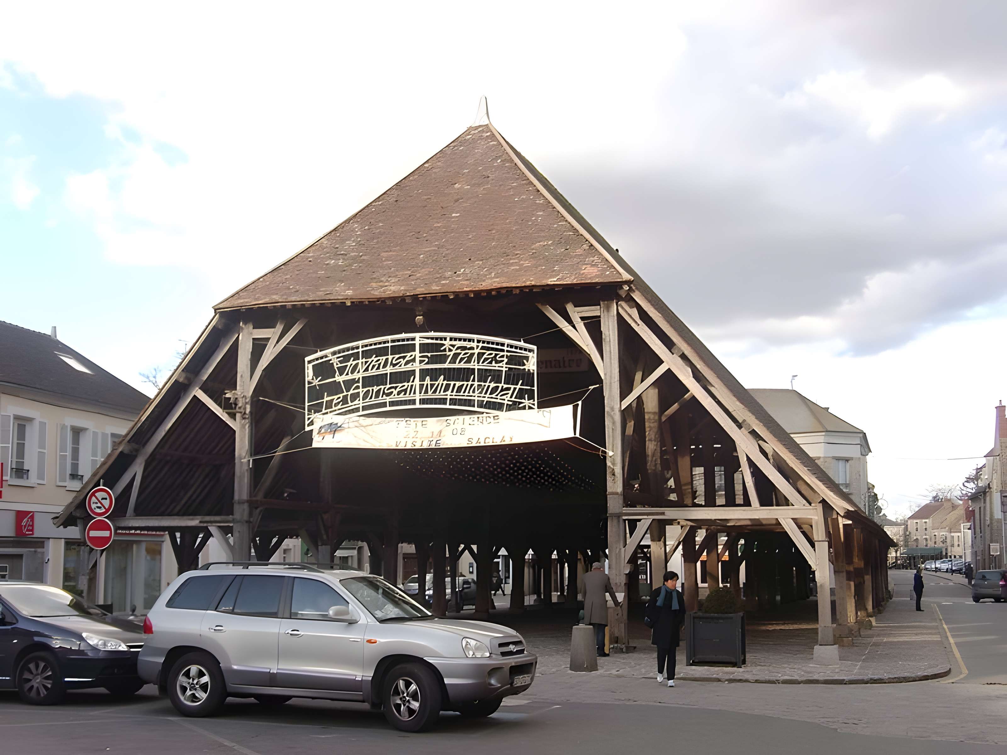 Halle de Milly-la-Forêt