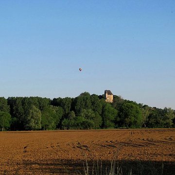 Château donjon et ruines
