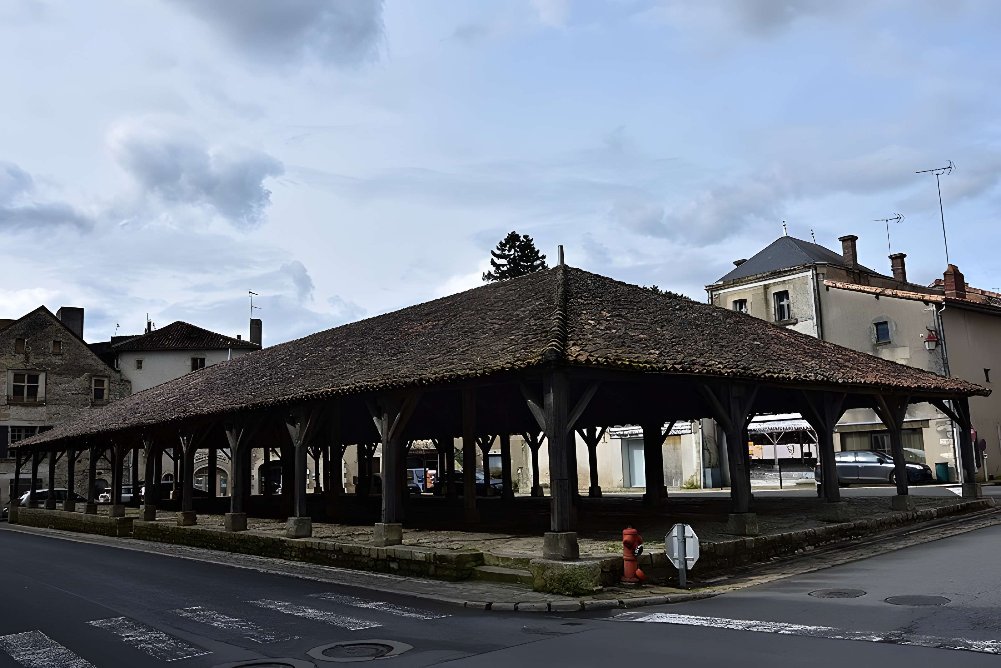 Halles de Charroux