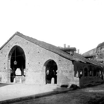 Halles de Crémieu