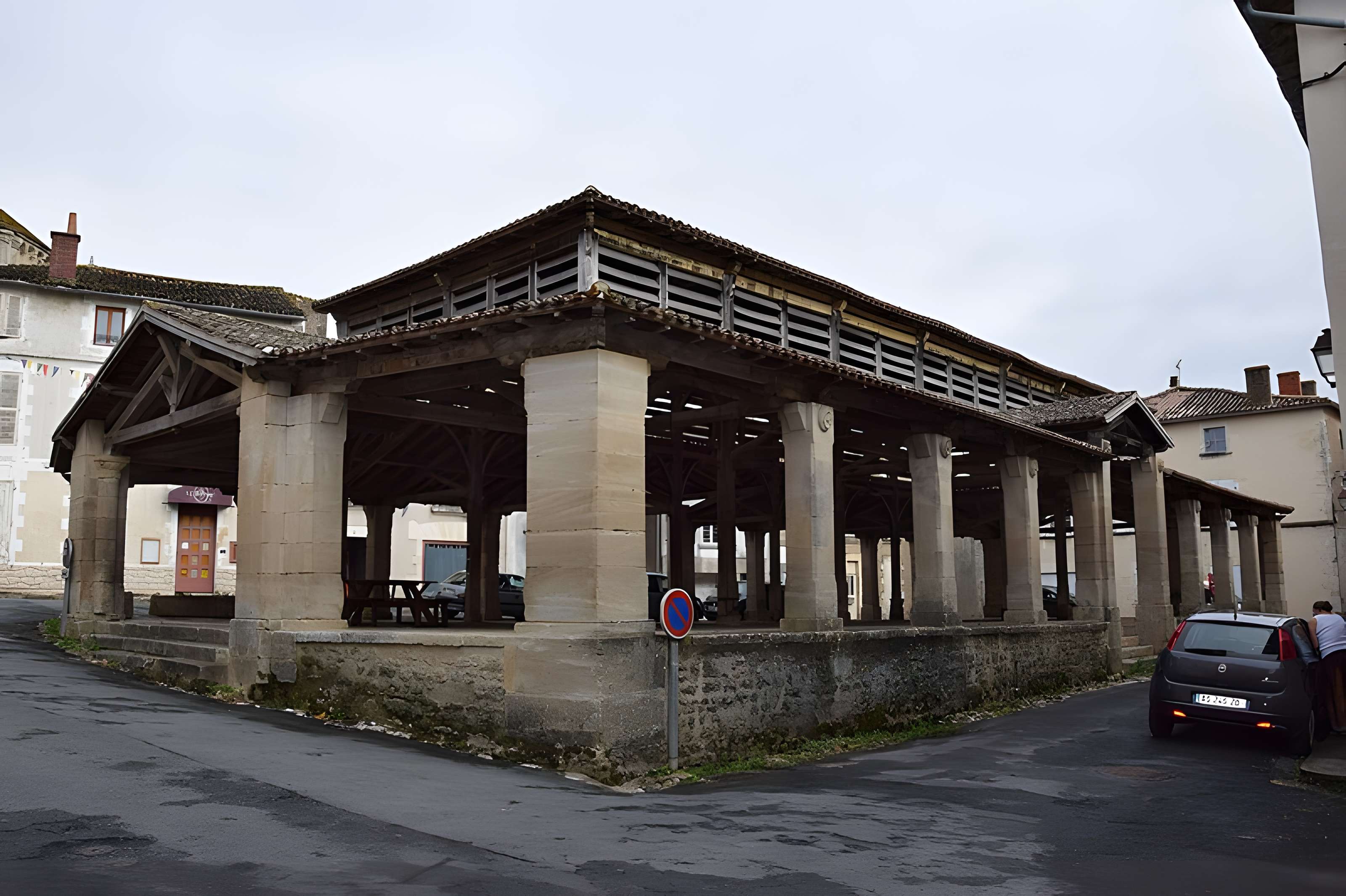 Halles de Lusignan