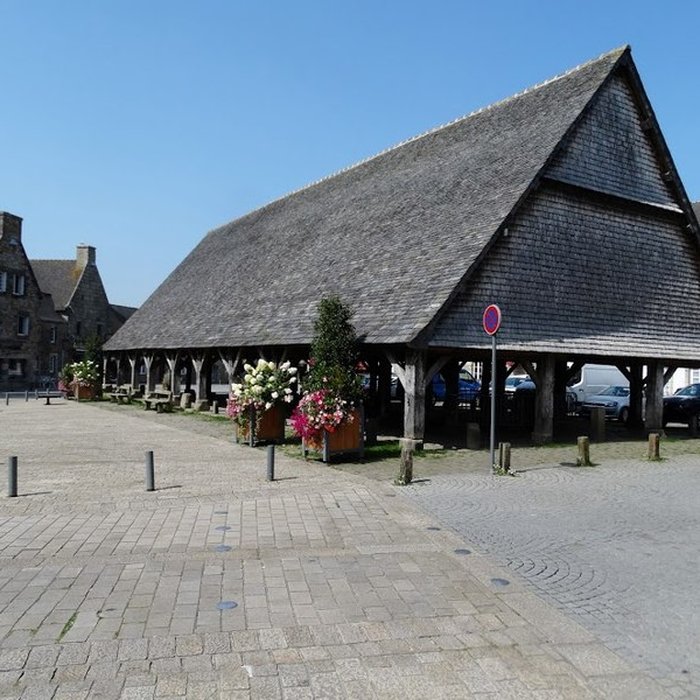 Photo de Halles, puis syndicat dinitiative