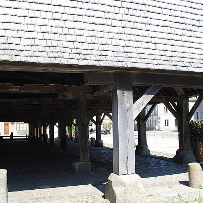 Photo de Halles, puis syndicat dinitiative