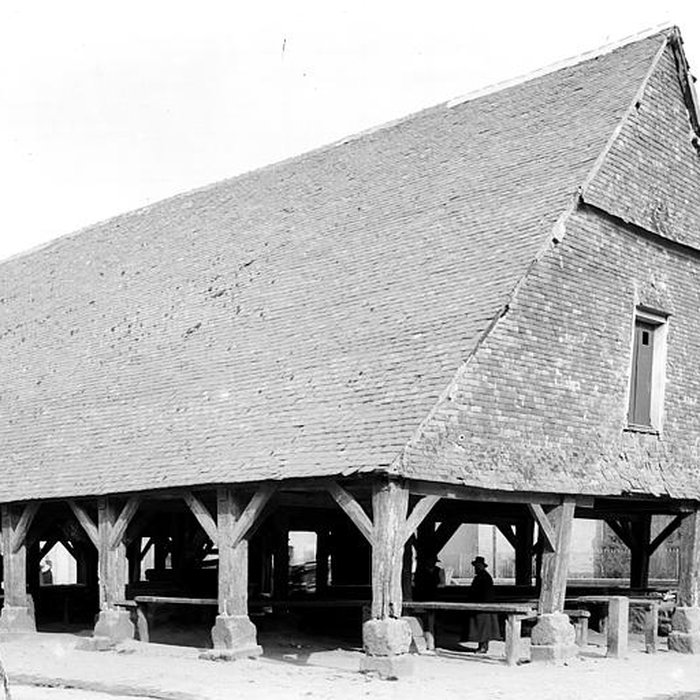 Photo de Halles, puis syndicat dinitiative