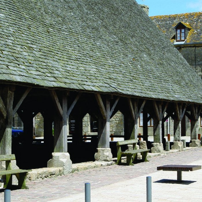 Photo de Halles, puis syndicat dinitiative