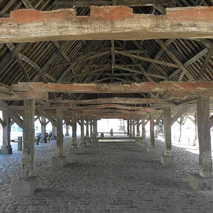 Photo de Halles, puis syndicat dinitiative