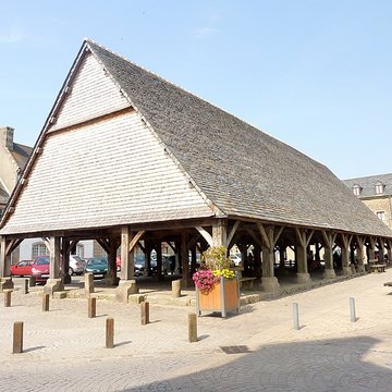 Halles, puis syndicat dinitiative