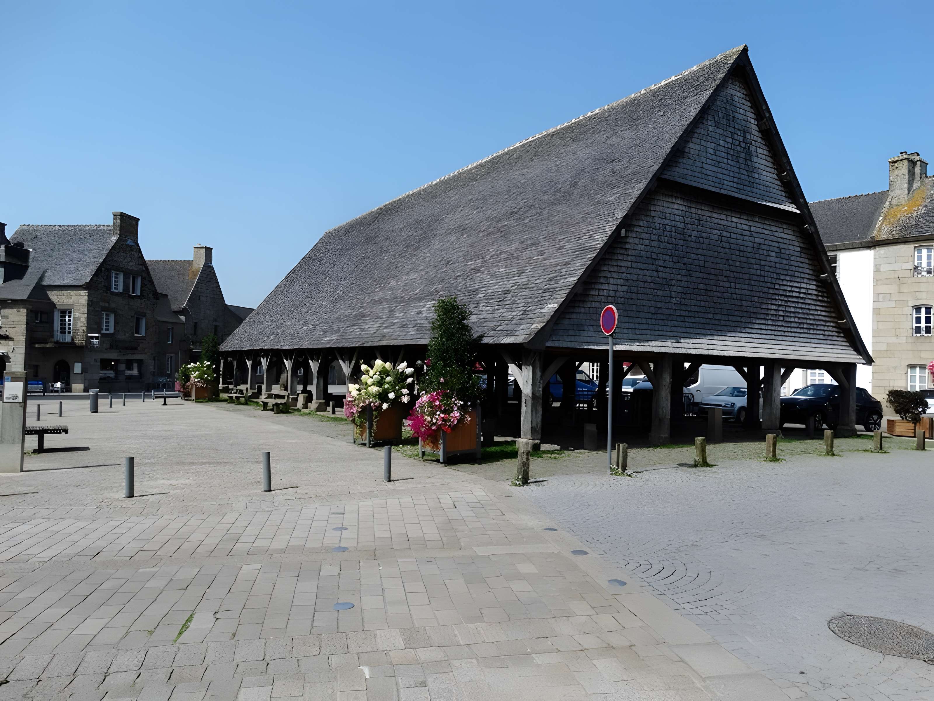Halles, puis syndicat d'initiative