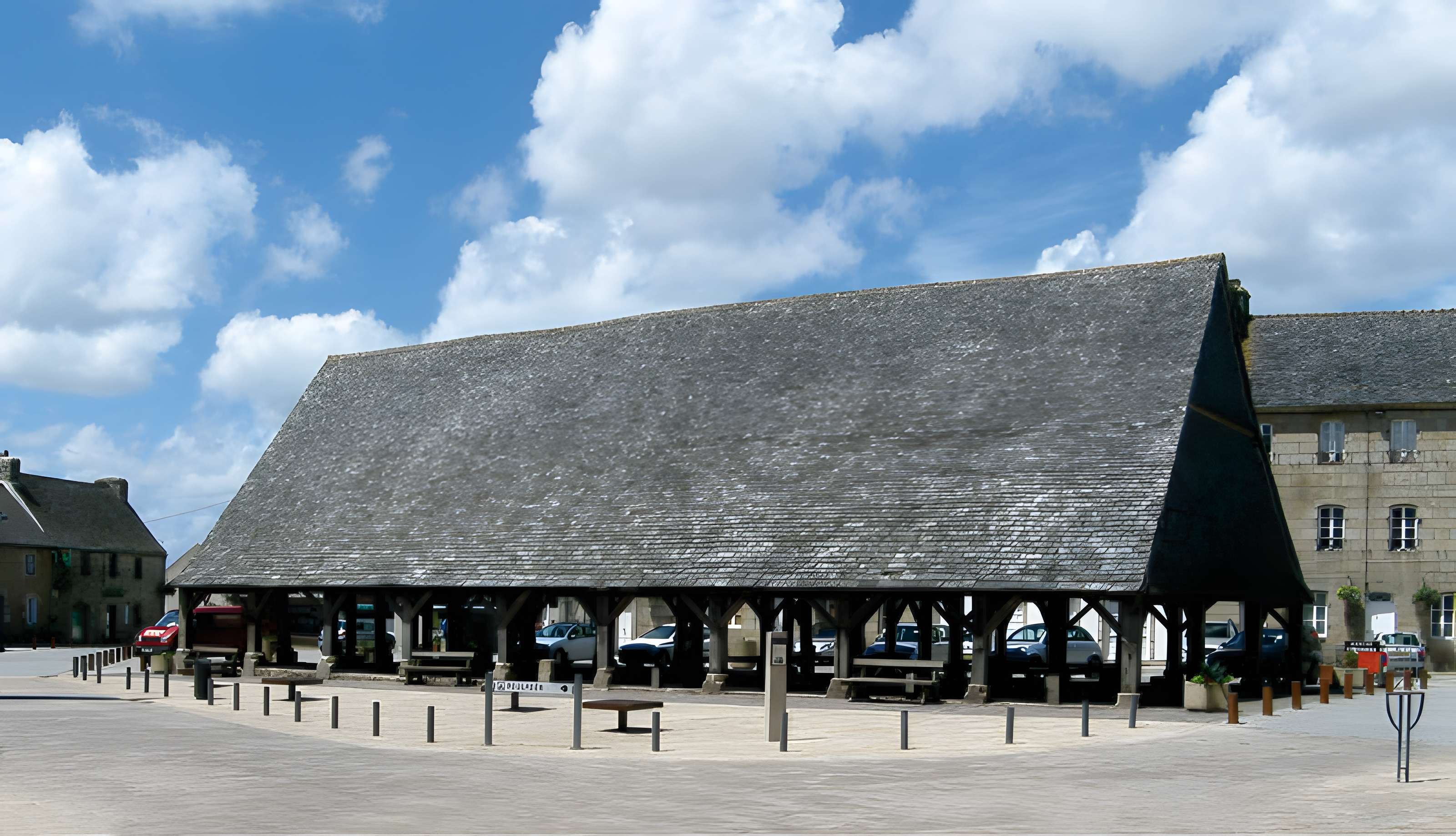 Halles, puis syndicat d'initiative