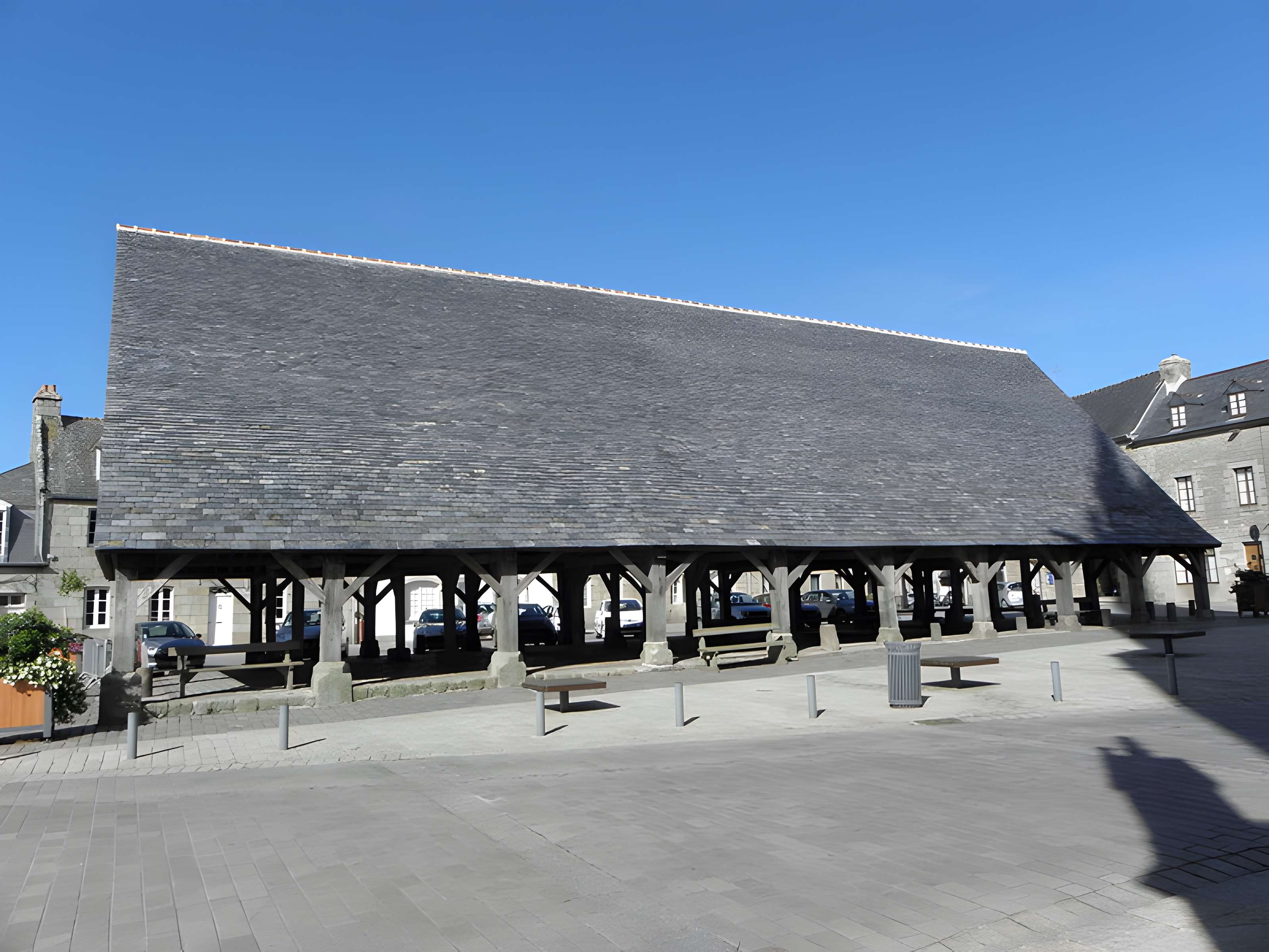 Halles, puis syndicat d'initiative