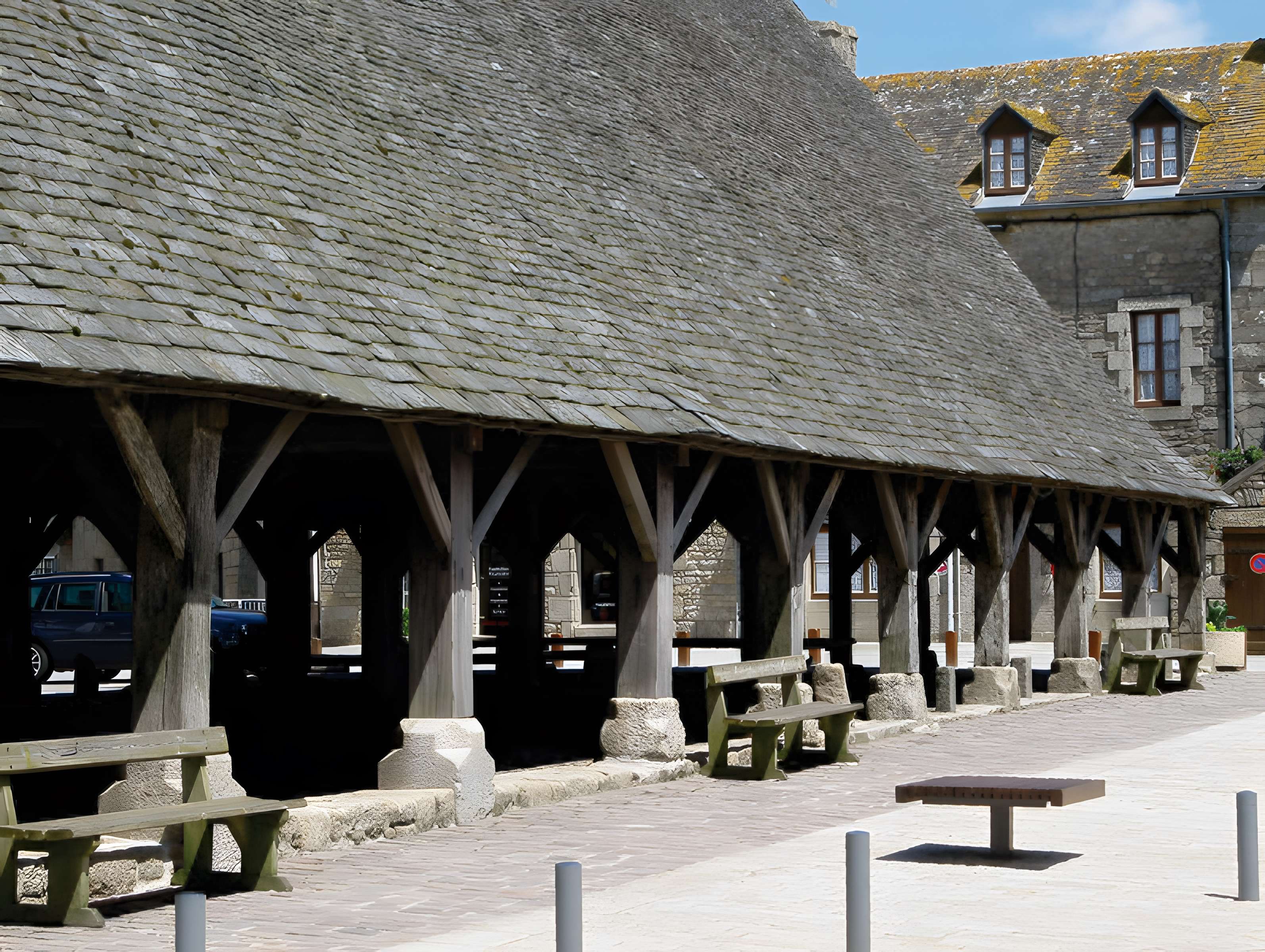 Halles, puis syndicat d'initiative