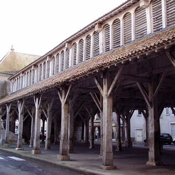 Halles, Mairie, Palais de Justice
