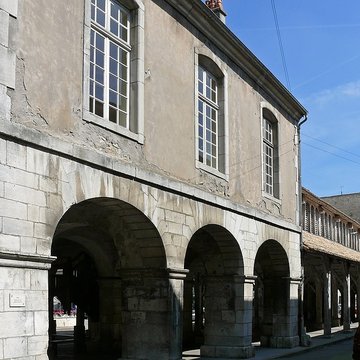 Halles, Mairie, Palais de Justice
