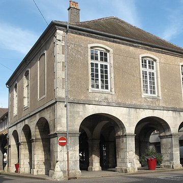 Halles, Mairie, Palais de Justice