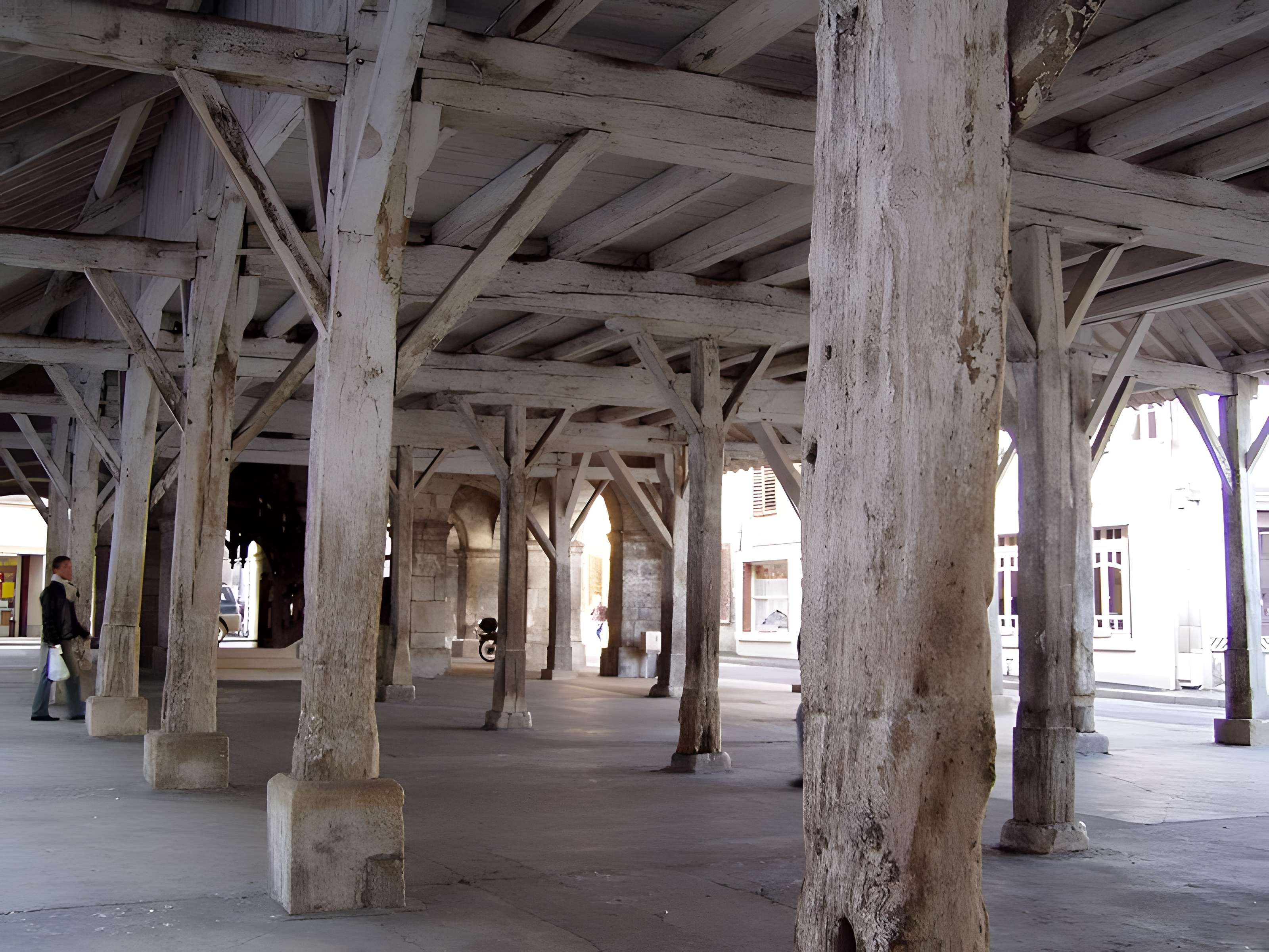 Halles, Mairie, Palais de Justice