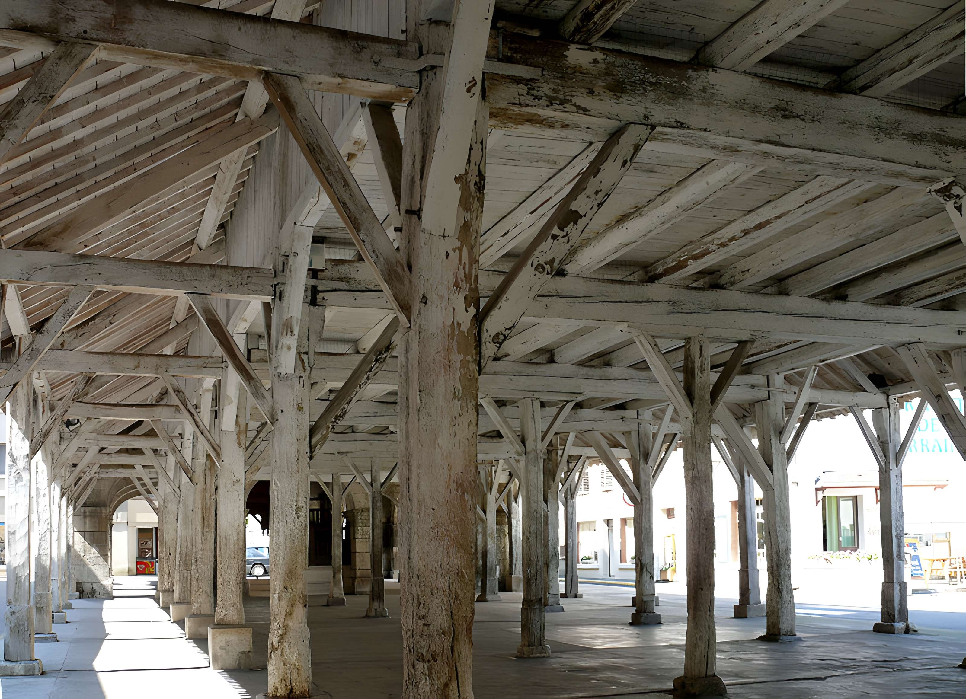 Halles, Mairie, Palais de Justice