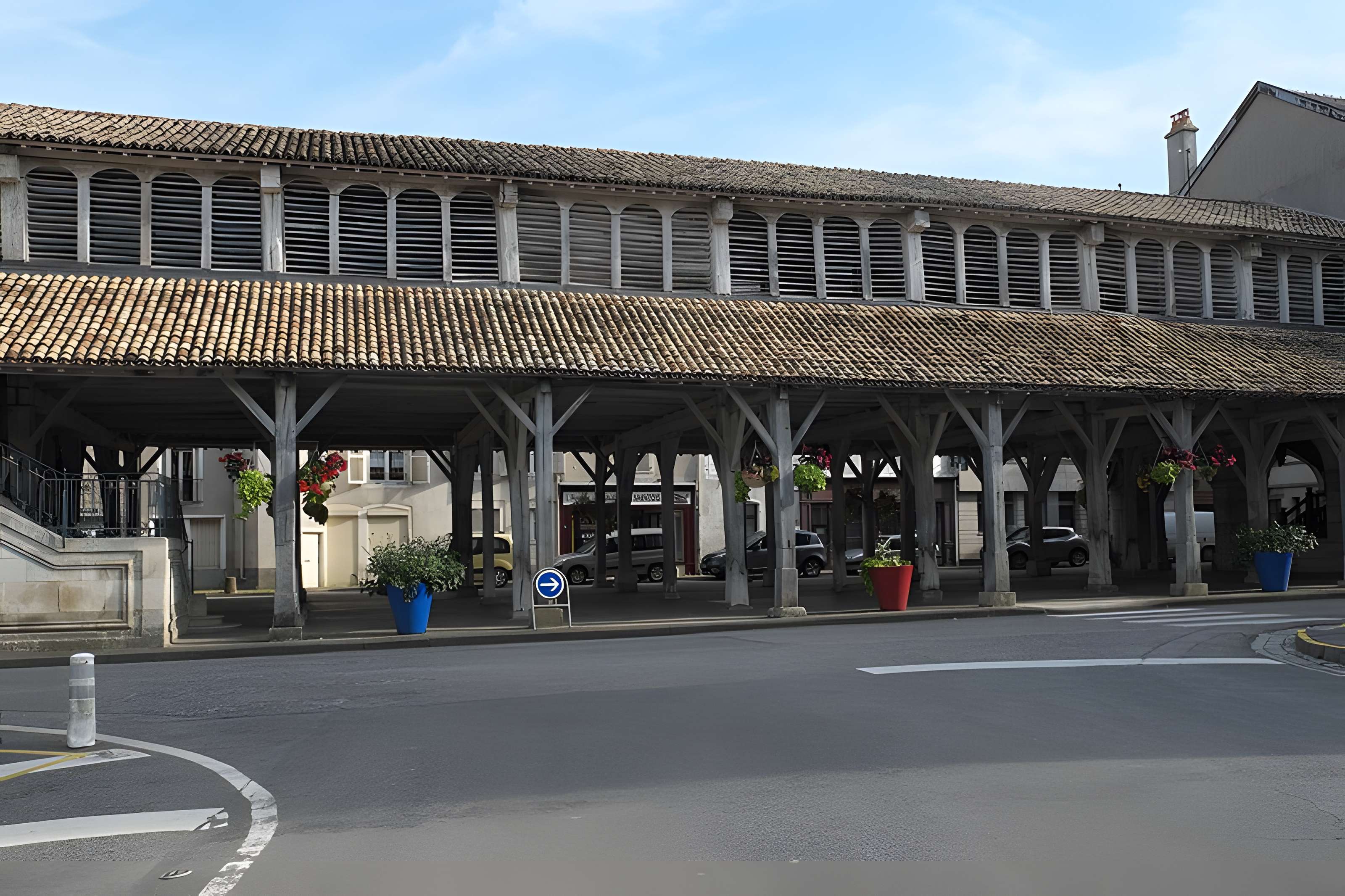 Halles, Mairie, Palais de Justice