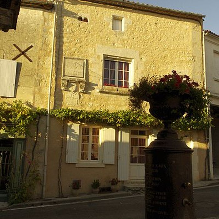 Photo de Halles de Villebois