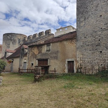 Château-fort de Druyes