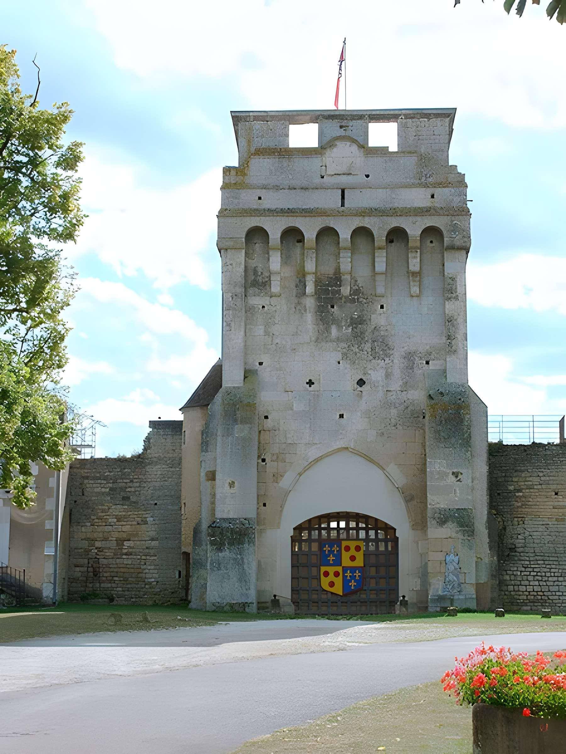 Château-fort de Druyes