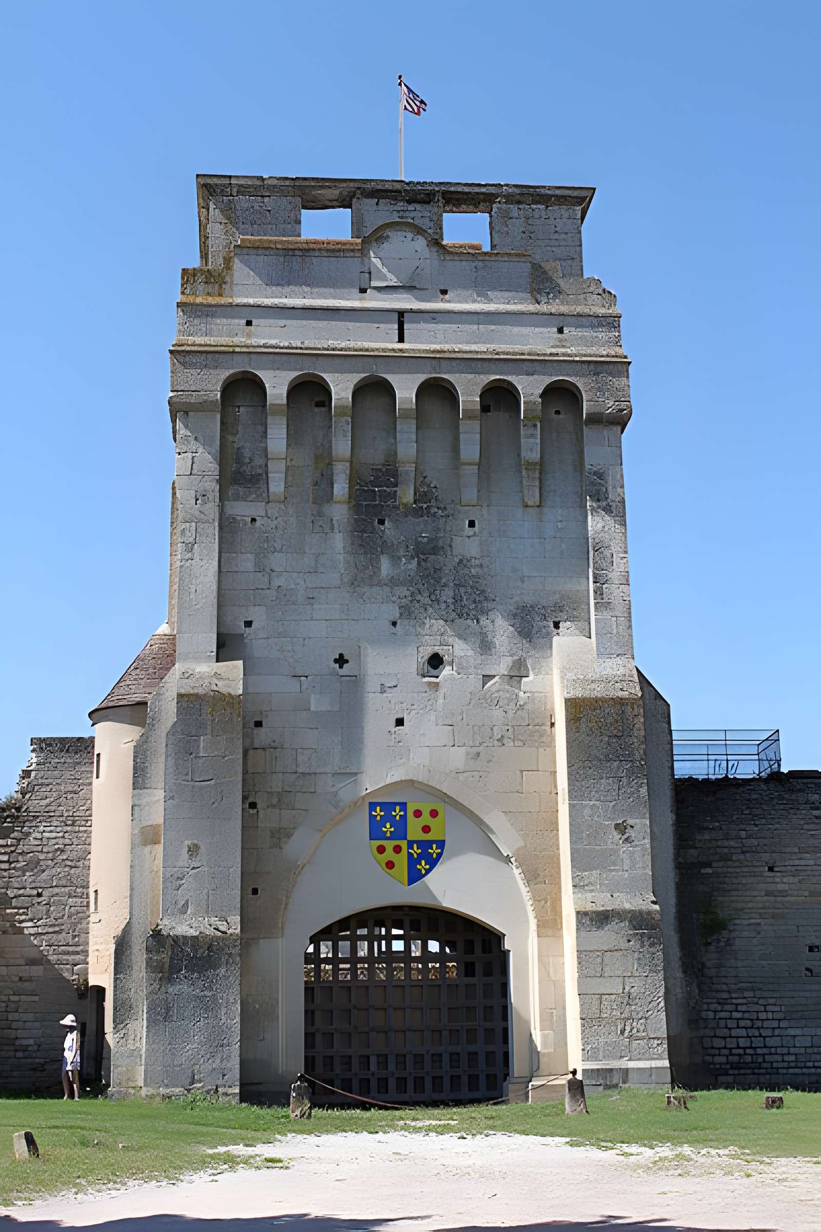 Château-fort de Druyes