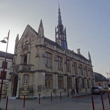 hotel de ville de breteuil