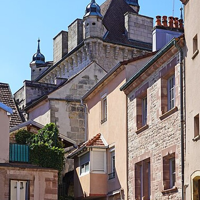 Photo de Hôtel de ville de Luxeuil-les-Bains