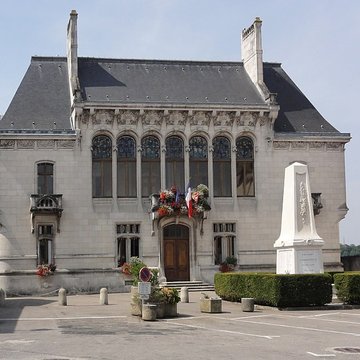 hotel de ville d euville