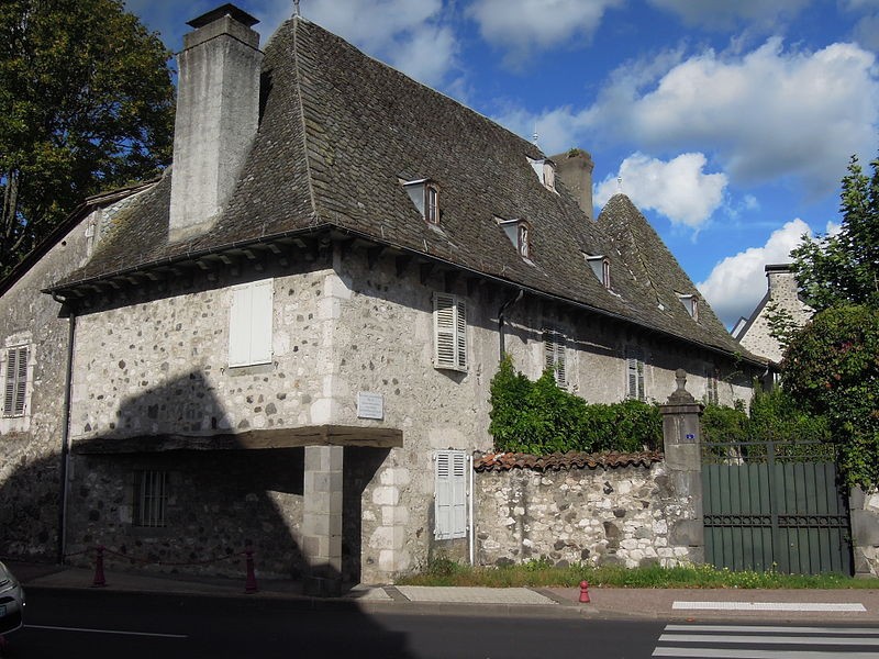 Photo de Immeuble d'Arpajon-sur-Cère