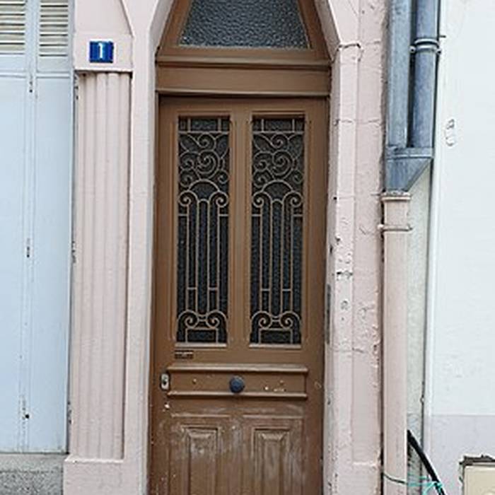 Photo de Immeuble, 39 Rue de Paris à Vichy