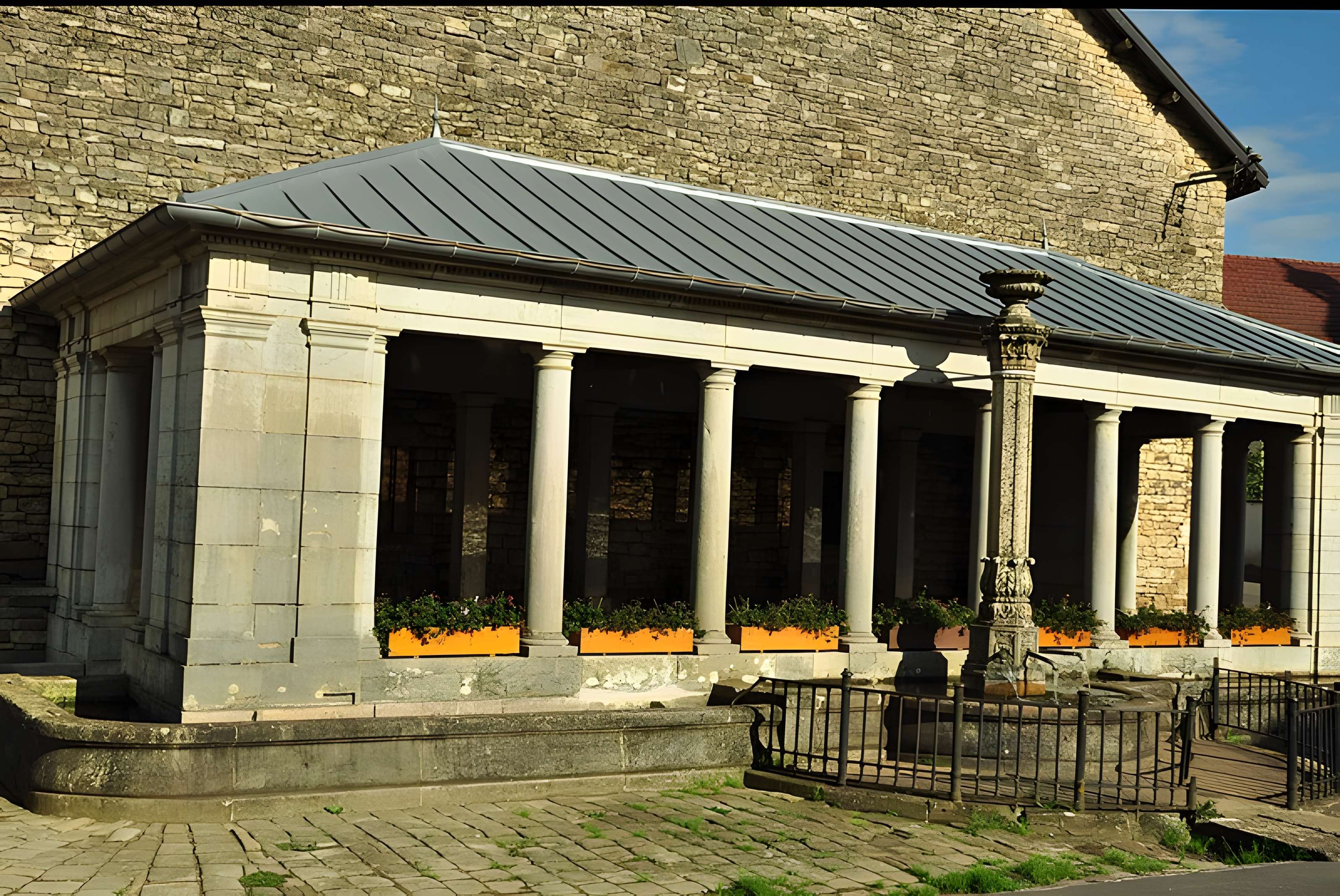 Lavoir du centre de Mollans