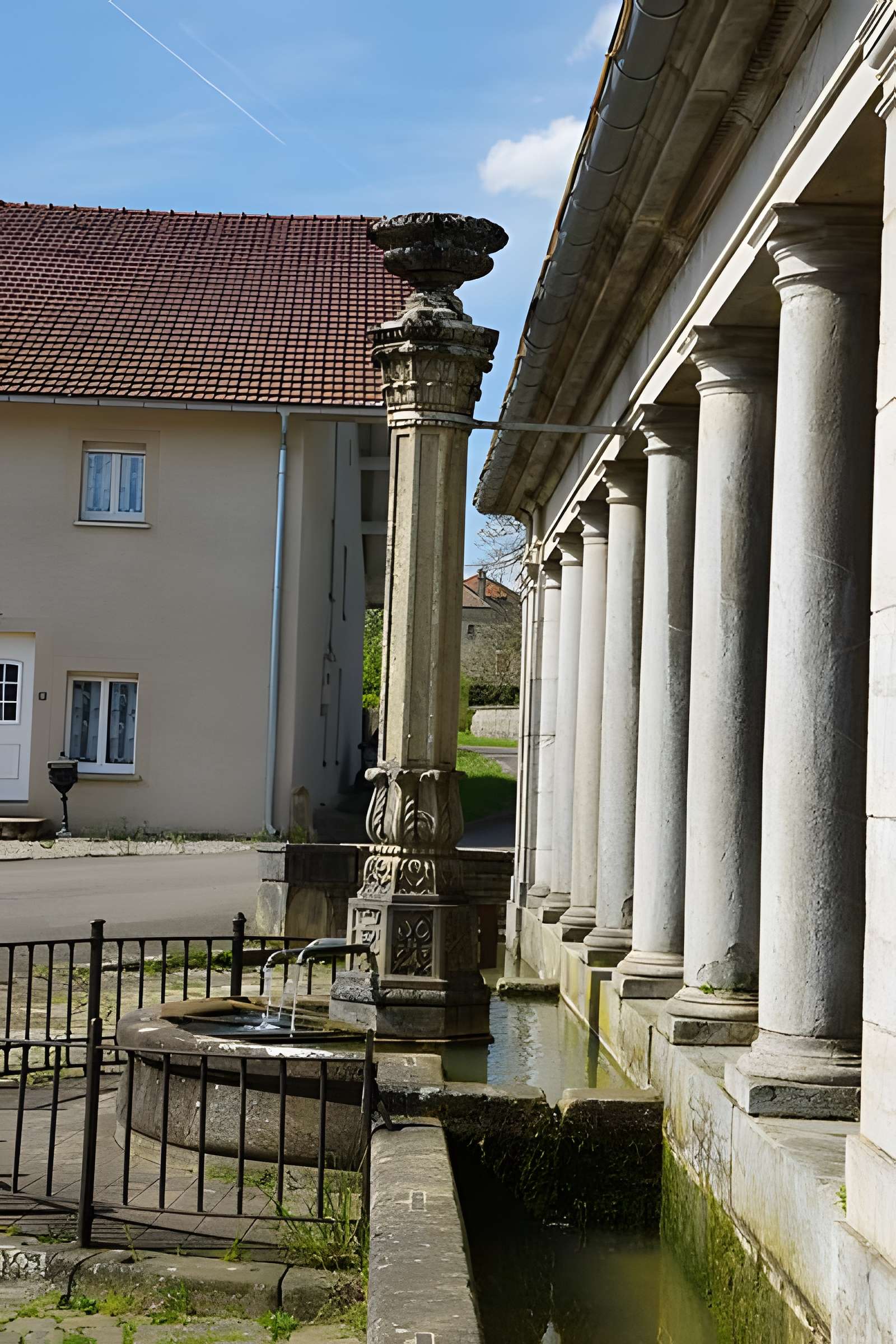 Lavoir du centre de Mollans