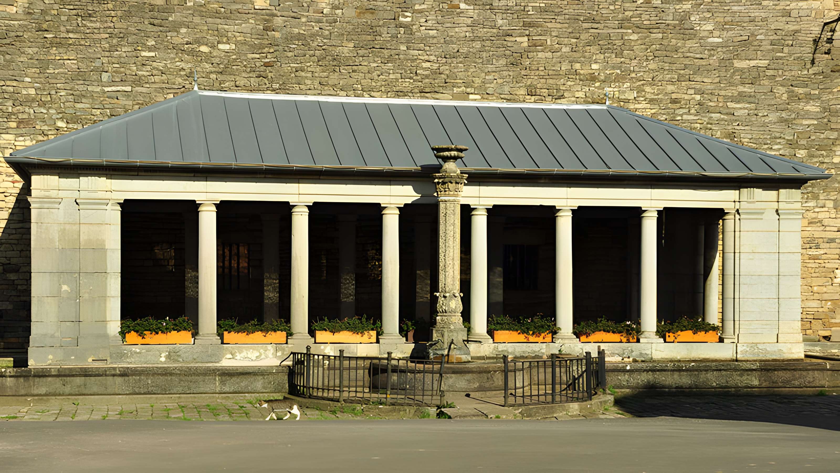 Lavoir du centre de Mollans