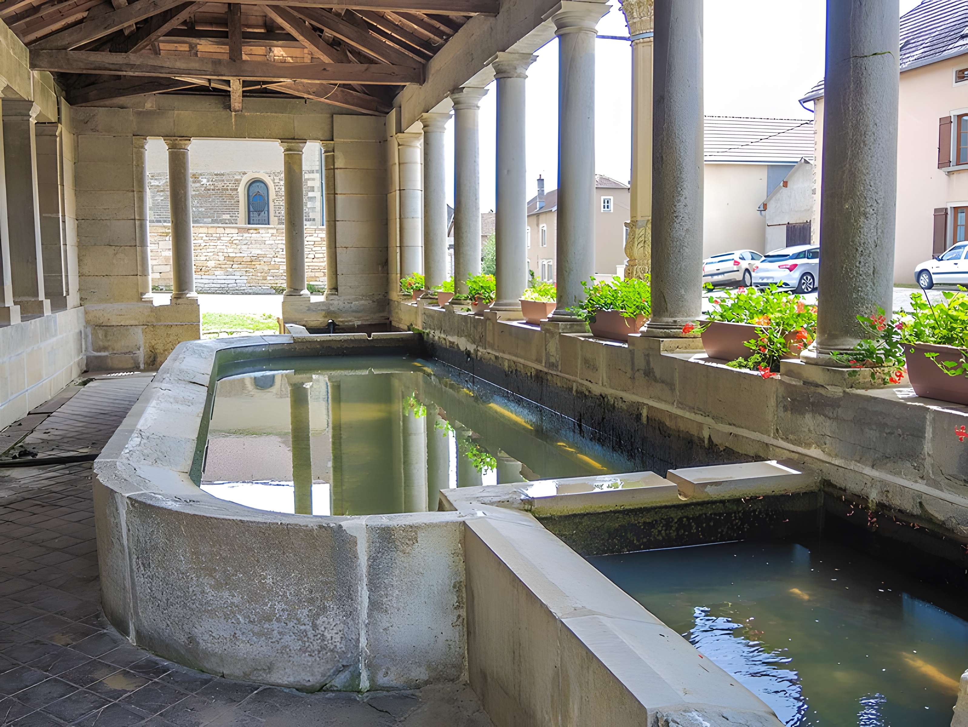 Lavoir du centre de Mollans