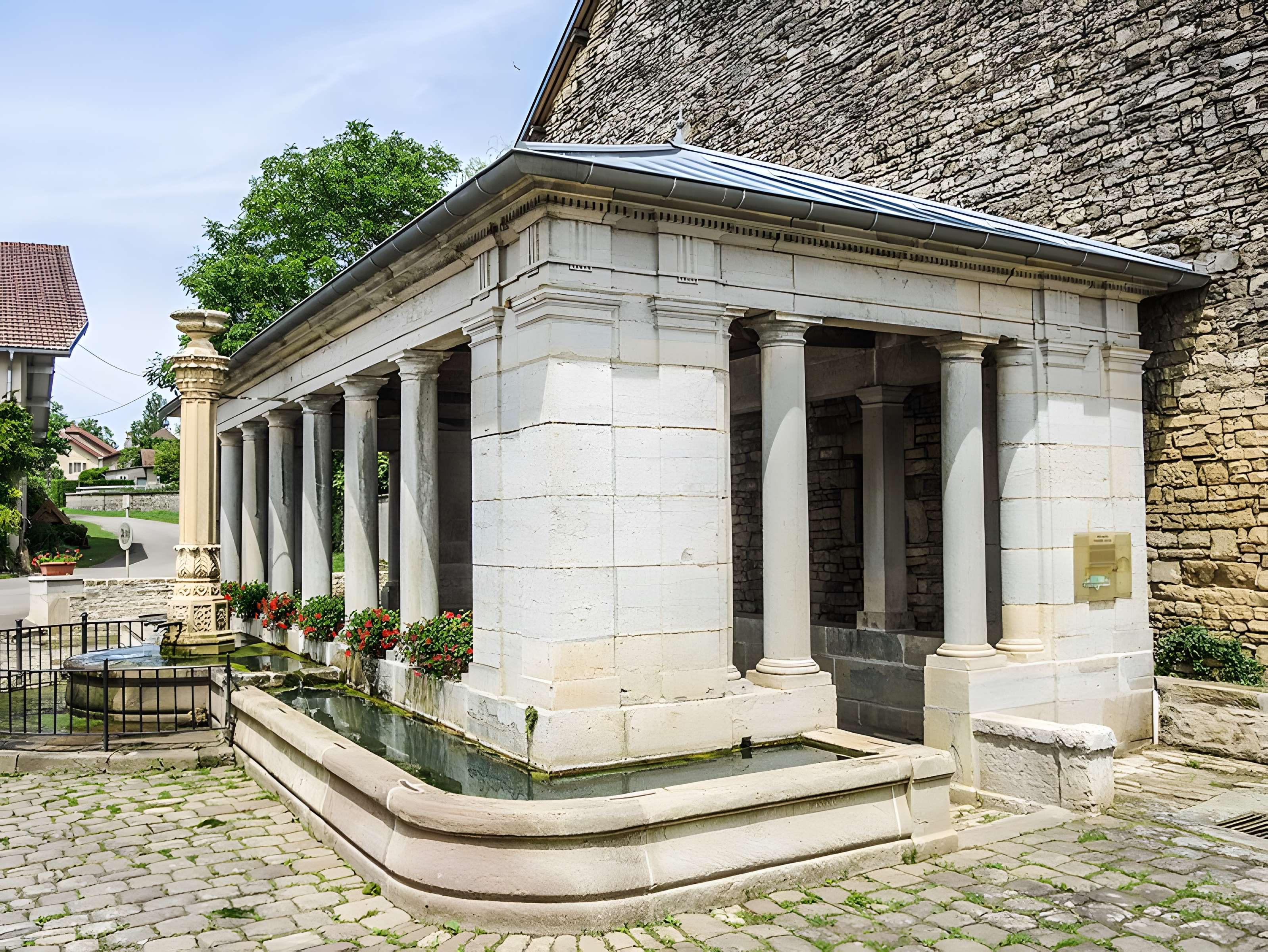 Lavoir du centre de Mollans