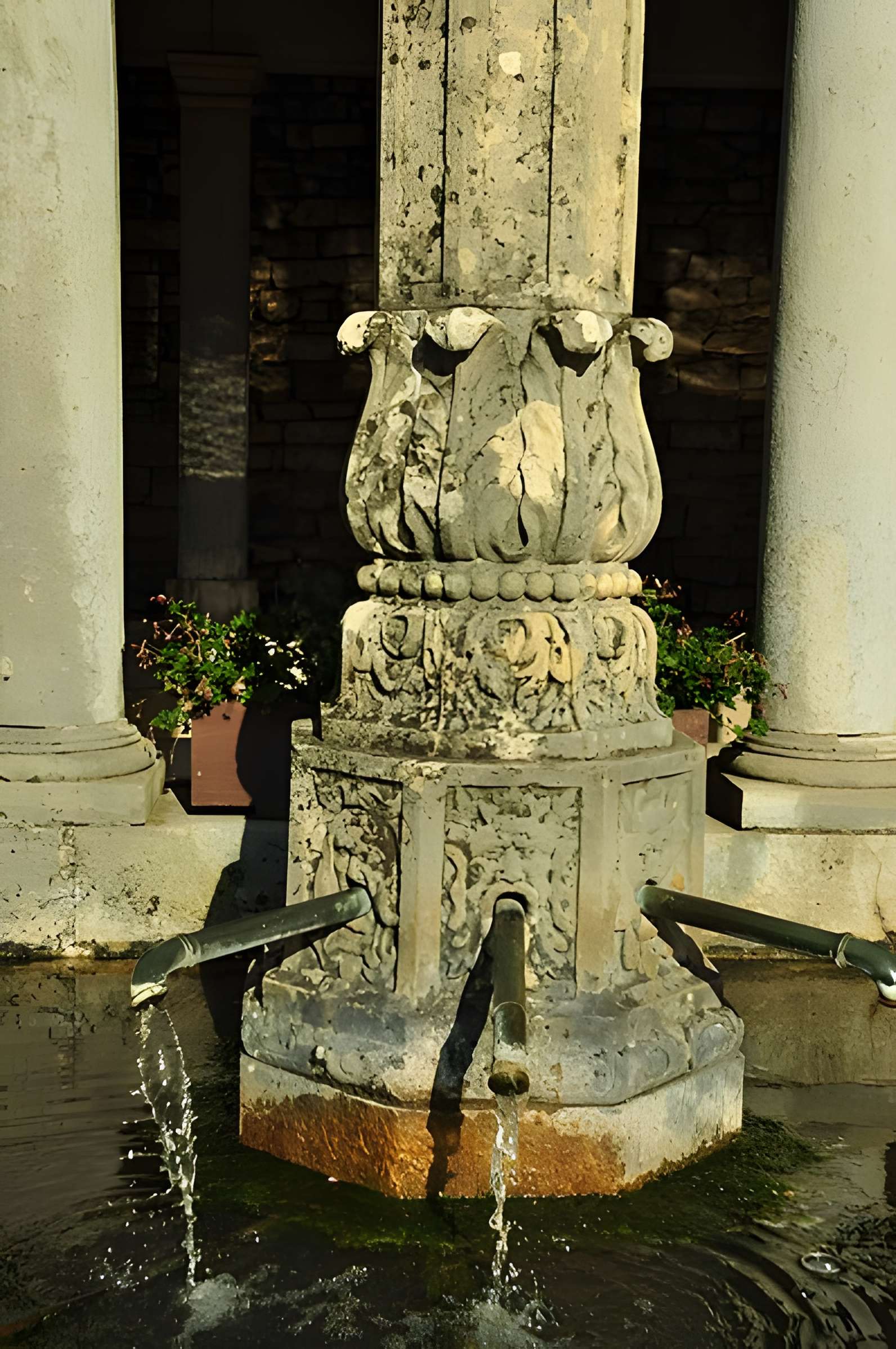Lavoir du centre de Mollans