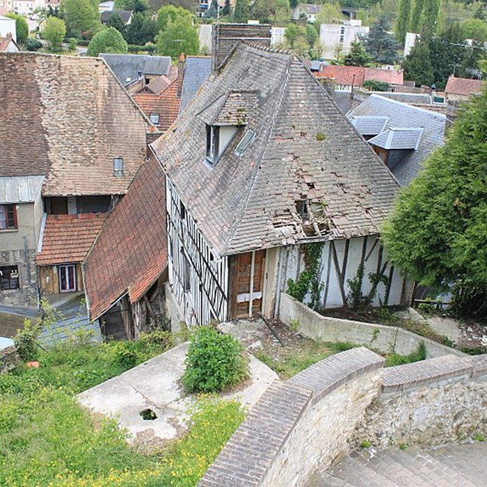 Photo de Maison à pans de bois, 10-16 Place de lEglise à Gaillon