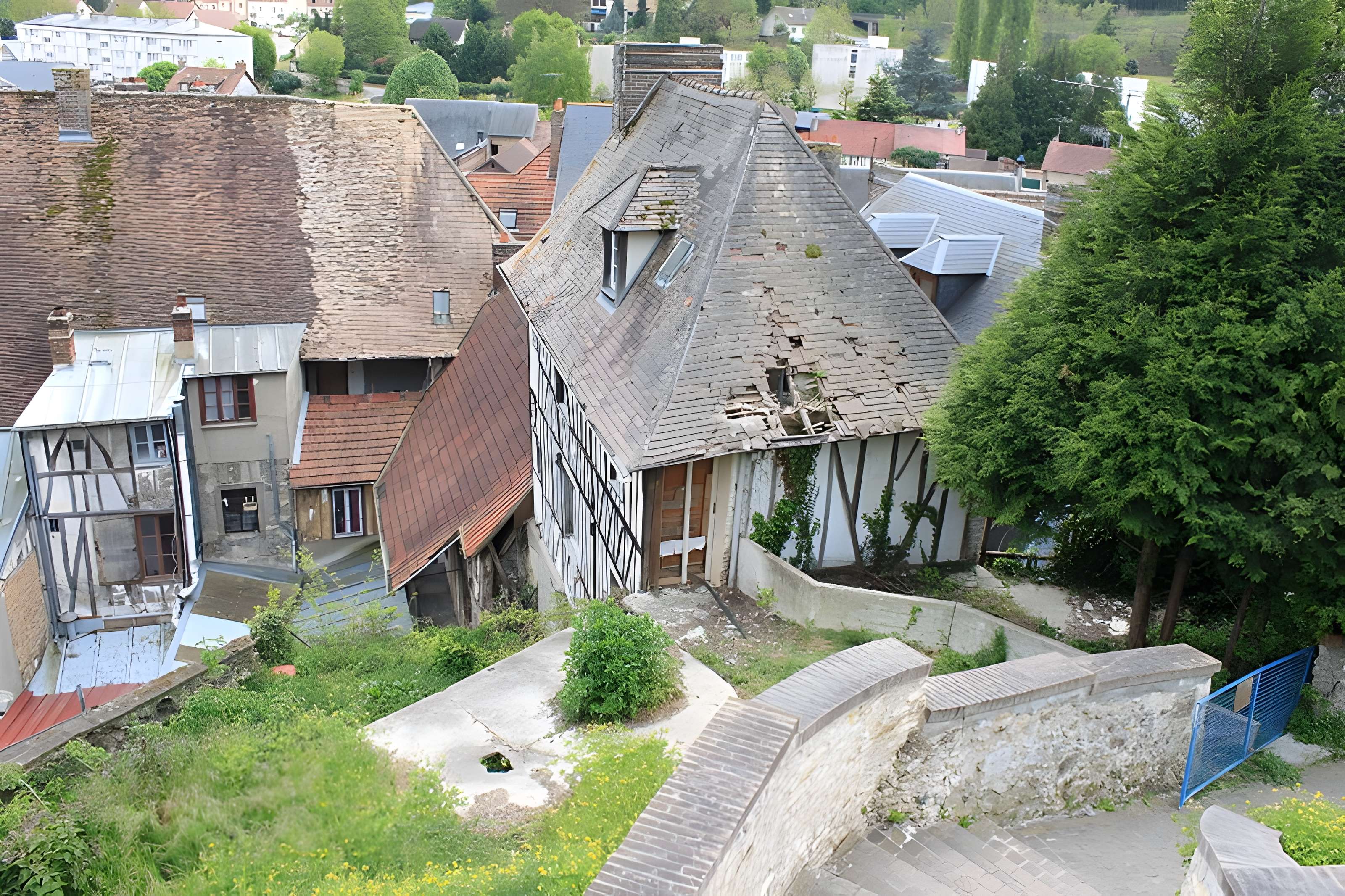 Maison à pans de bois, 10-16 Place de l'Eglise à Gaillon