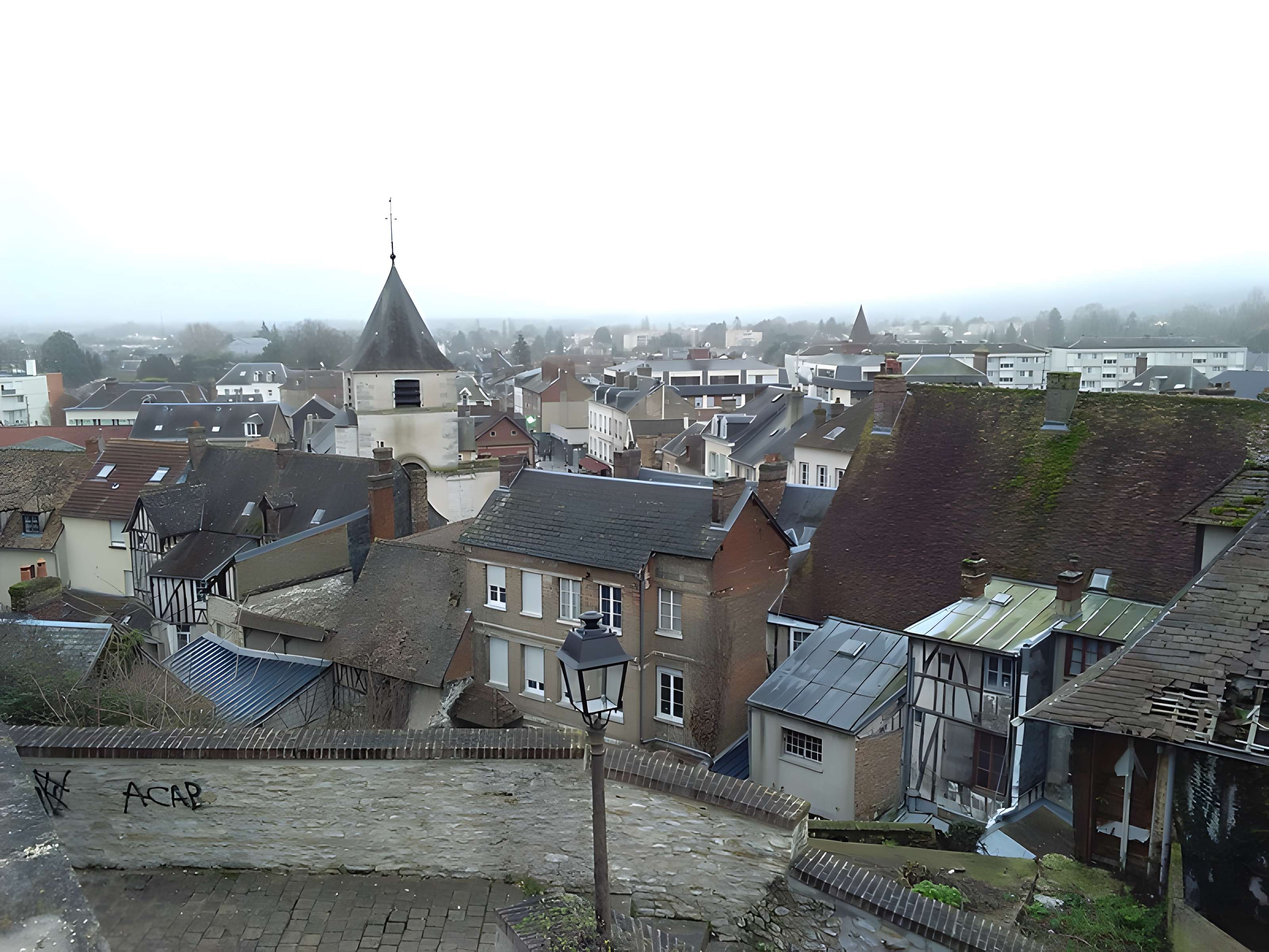 Maison à pans de bois, 10-16 Place de l'Eglise à Gaillon