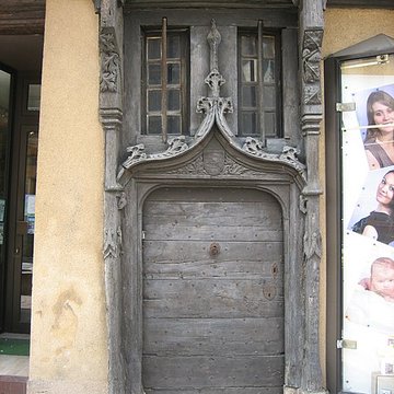 Maison à pans de bois, 4 Place Laisnel-de-la-Salle à La Châtre