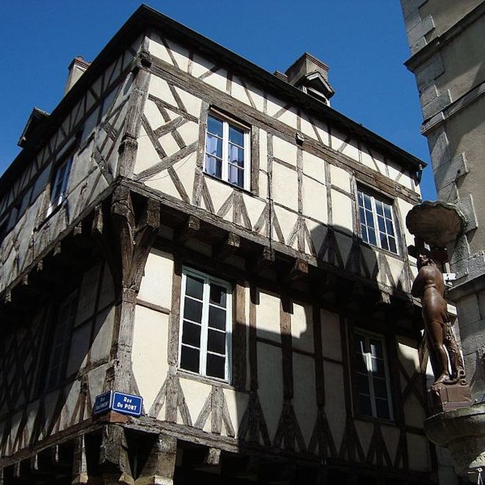 Photo de Maison à pans de bois, 9 Rue Saint-Vincent à Chalon-sur-Saône