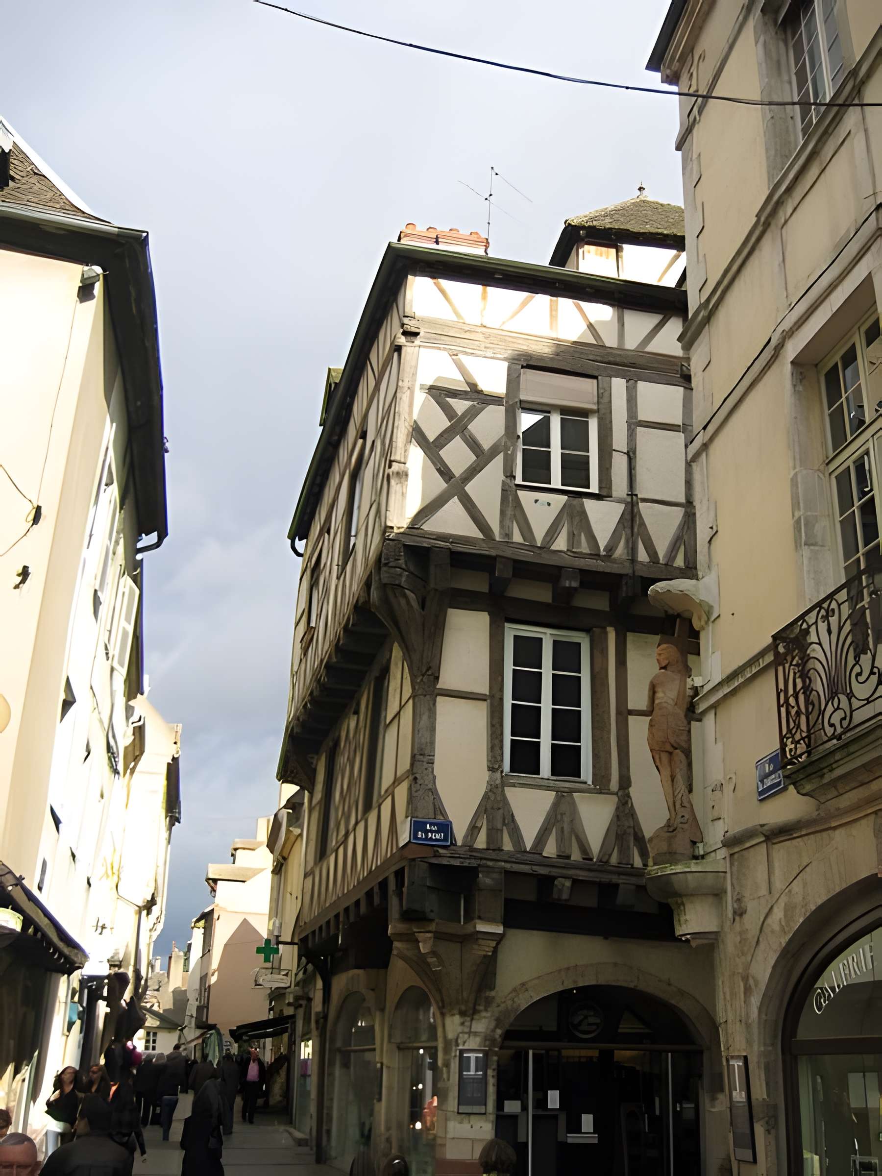 Maison à pans de bois, 9 Rue Saint-Vincent à Chalon-sur-Saône