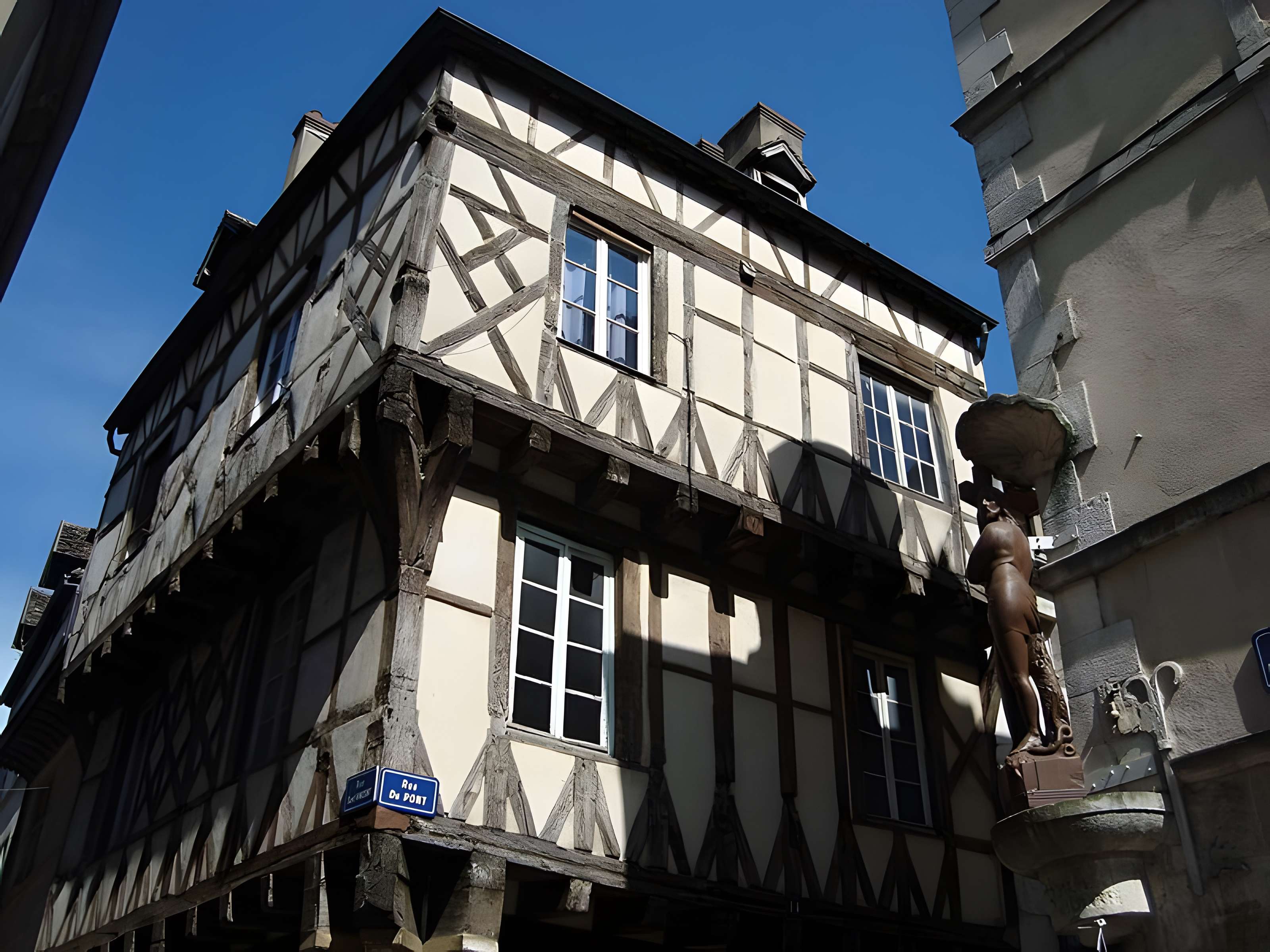 Maison à pans de bois, 9 Rue Saint-Vincent à Chalon-sur-Saône